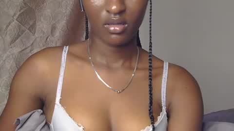 cee_queen online show from June 23, 10:24 am
