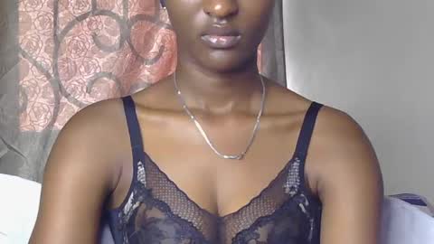 cee_queen online show from June 26, 6:07 am