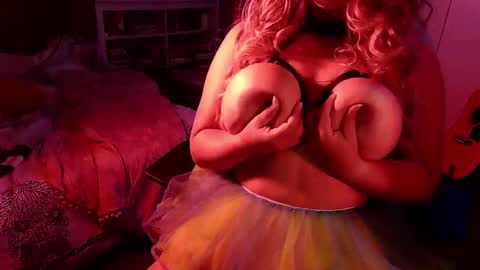 CeeCee online show from September 14, 9:47 pm