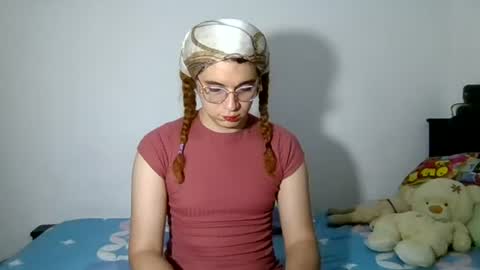 Snapshot of celessteseductora chatting on July 16, 3:29 pm celessteseductora online show from July 16, 3:29 pm