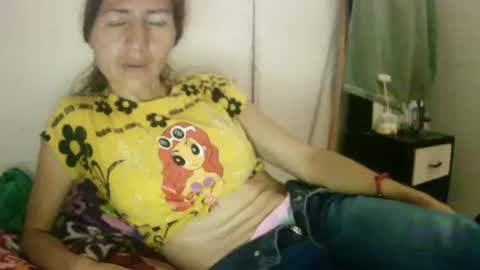 Snapshot of celeste198694 chatting on May 19, 1:39 pm celeste198694 online show from May 19, 1:39 pm