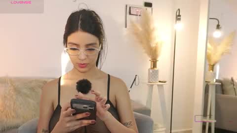 Snapshot of celeste_1220 chatting on June 19, 10:35 pm Alice online show from June 19, 10:35 pm
