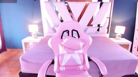 SARA  online show from December 20, 6:26 pm