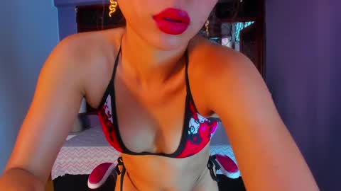 SARA  online show from April 5, 1:08 pm