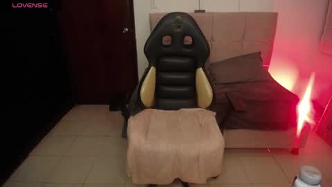 Snapshot of celeste_fioree chatting on May 30, 4:15 pm celeste_fioree online show from May 30, 4:15 pm