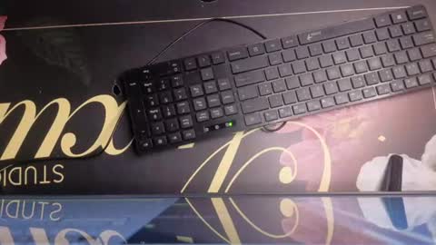 celeste_fioree online show from August 4, 1:25 pm