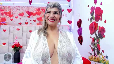 Snapshot of celeste_lincon chatting on June 3, 1:30 am Celeste Lincon online show from June 3, 1:30 am