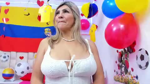 Snapshot of celeste_lincon chatting on June 12, 1:48 am Celeste Lincon online show from June 12, 1:48 am