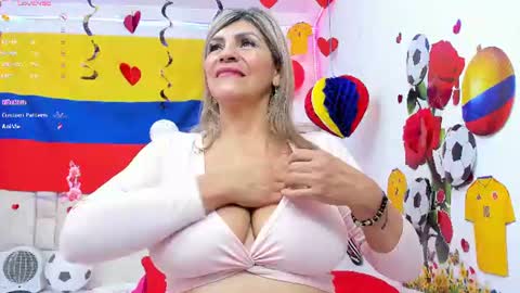 Snapshot of celeste_lincon chatting on June 26, 1:10 am Celeste Lincon online show from June 26, 1:10 am