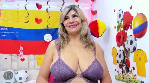 Snapshot of celeste_lincon chatting on June 28, 10:49 pm Celeste Lincon online show from June 28, 10:49 pm