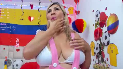 Snapshot of celeste_lincon chatting on July 10, 1:32 am Celeste Lincon online show from July 10, 1:32 am