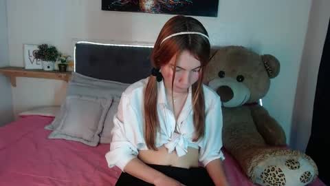 C E L E S T E  online show from April 5, 5:54 pm