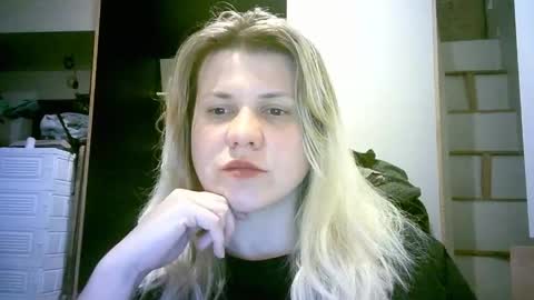 Snapshot of celeste_naughty_ chatting on May 21, 10:22 am celeste_naughty_ online show from May 21, 10:22 am