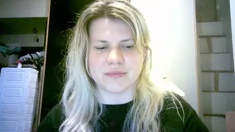 Snapshot of celeste_naughty_ chatting on May 28, 10:34 am celeste_naughty_ online show from May 28, 10:34 am