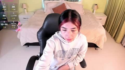Snapshot of celeste_rous__ chatting on June 9, 12:28 pm Celeste online show from June 9, 12:28 pm