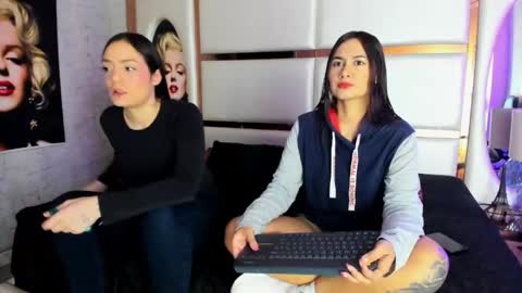 Snapshot of celeste_starsss chatting on June 8, 8:53 pm celeste_starsss online show from June 8, 8:53 pm
