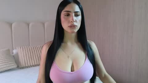 Snapshot of celeste_tailor_ chatting on May 18, 6:36 pm Celeste Tailor online show from May 18, 6:36 pm