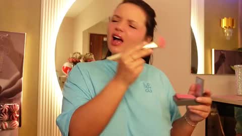 Snapshot of celestebailey chatting on November 18, 7:35 am CelesteBailey online show from November 18, 7:35 am