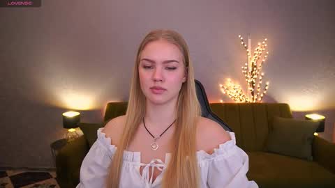 celestenoirr online show from November 12, 8:37 am