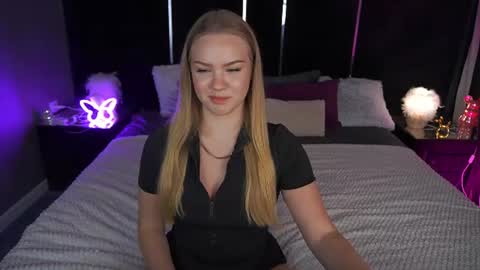 Snapshot of celestenoirr chatting on July 10, 1:47 pm celestenoirr online show from July 10, 1:47 pm