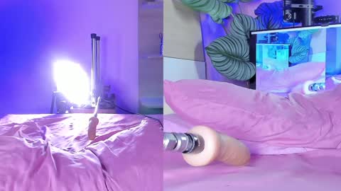 Snapshot of celesterabbit chatting on December 29, 1:24 am The girl of your eyes online show from December 29, 1:24 am