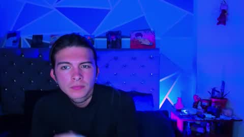 I am Valentinn online show from November 18, 1:55 am