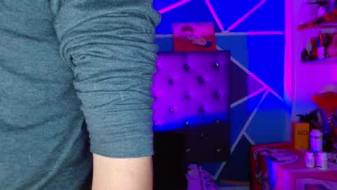 Snapshot of celesteswett chatting on January 8, 6:21 pm I am Valentinn online show from January 8, 6:21 pm
