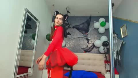 Snapshot of celestial_queen_ chatting on October 31, 2:29 pm Celestial online show from October 31, 2:29 pm