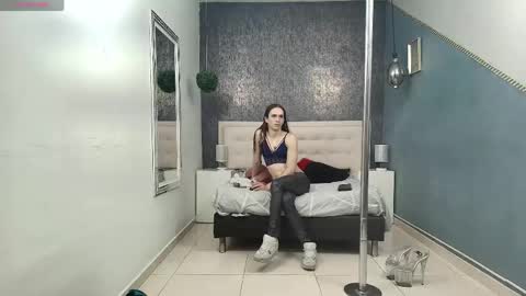 Snapshot of celestial_queen_ chatting on May 24, 10:53 am Celestial online show from May 24, 10:53 am
