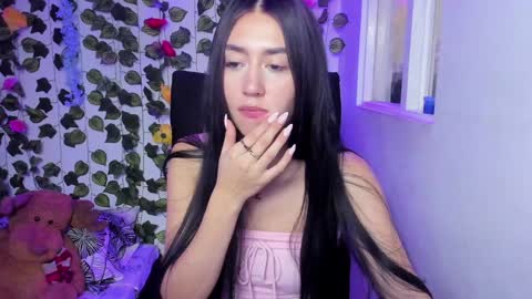 Snapshot of celestinepurple chatting on December 28, 10:13 pm Celestineeeeee online show from December 28, 10:13 pm