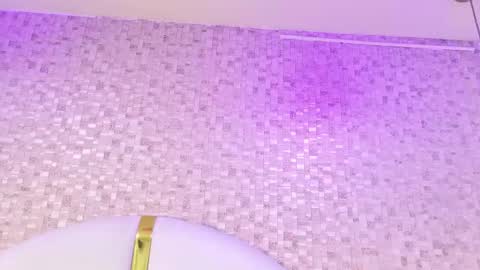 Snapshot of celestte_sm chatting on May 2, 7:08 pm celestte_sm online show from May 2, 7:08 pm