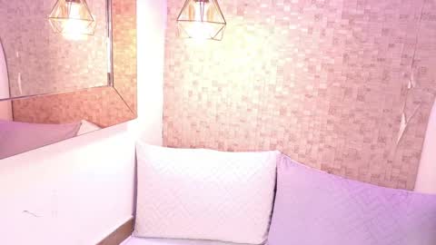 Snapshot of celestte_sm chatting on May 8, 7:08 pm celestte_sm online show from May 8, 7:08 pm