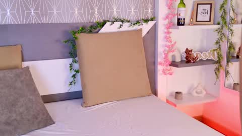 Snapshot of celine_lee chatting on October 2, 6:59 pm Celine online show from October 2, 6:59 pm