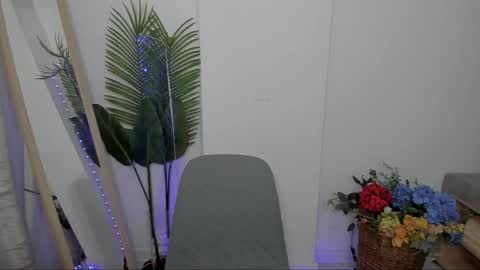 Snapshot of celine_roxelle chatting on October 10, 6:51 pm Celine Roxelle online show from October 10, 6:51 pm