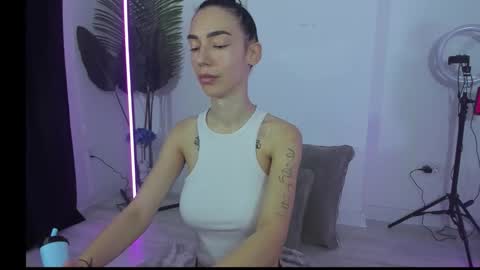 Snapshot of celine_roxelle chatting on November 11, 6:46 am Celine Roxelle online show from November 11, 6:46 am