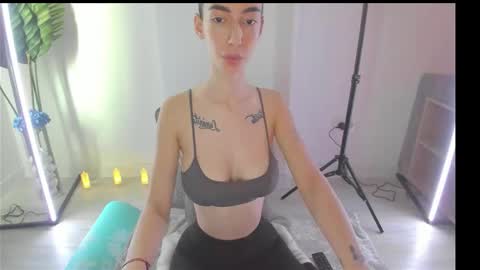 Snapshot of celine_roxelle chatting on November 13, 9:30 am Celine Roxelle online show from November 13, 9:30 am