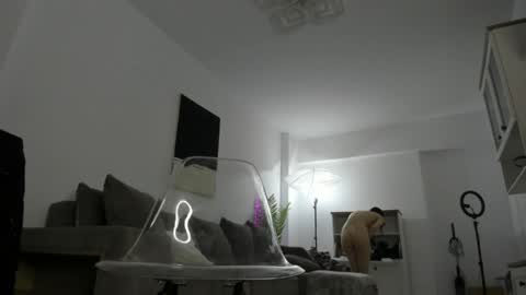 Snapshot of celine_roxelle chatting on May 16, 8:18 pm Celine Roxelle online show from May 16, 8:18 pm