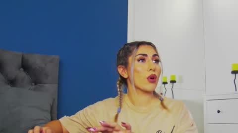 CelineMeyer online show from October 27, 7:01 am