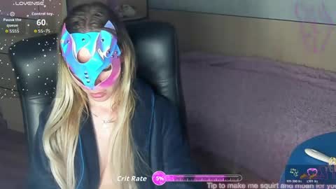 Snapshot of celinereyys chatting on June 7, 8:23 pm celinereyys online show from June 7, 8:23 pm
