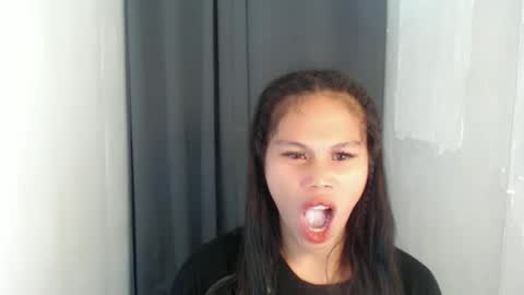Snapshot of cellin_fuckdoll chatting on May 27, 9:56 pm cellin online show from May 27, 9:56 pm