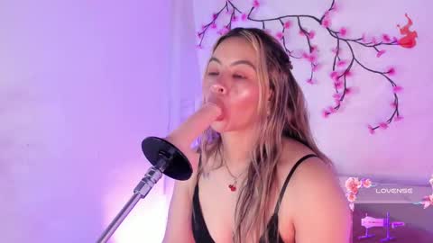 Hello guys my name is Sofi and Lizzie and  Vanessa online show from October 6, 3:20 pm