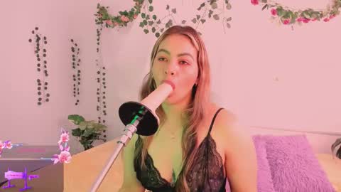 Hello guys my name is Sofi and Lizzie and  Vanessa online show from November 27, 2:52 pm