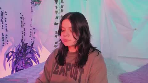 Hello guys my name is Sofi and Lizzie and  Vanessa online show from December 23, 4:10 am