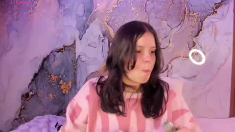 Hello guys my name is Sofi and Lizzie and  Vanessa online show from February 7, 9:13 am