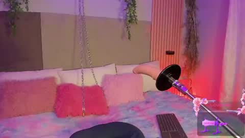 Hello guys my name is Sofi and Lizzie and  Vanessa online show from June 25, 4:11 pm