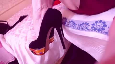 Cerise online show from February 19, 12:57 am