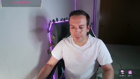 Snapshot of cerso1 chatting on June 10, 4:23 am Cerso online show from June 10, 4:23 am