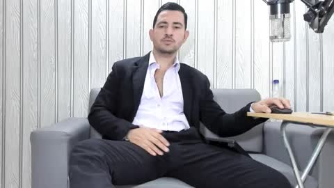 Cesar online show from October 31, 3:13 pm