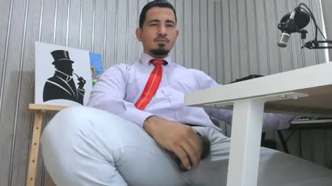 Snapshot of cesar_dant chatting on May 4, 6:26 pm Cesar online show from May 4, 6:26 pm