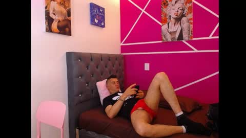 Snapshot of cesirry chatting on June 19, 12:15 am Cesirry online show from June 19, 12:15 am